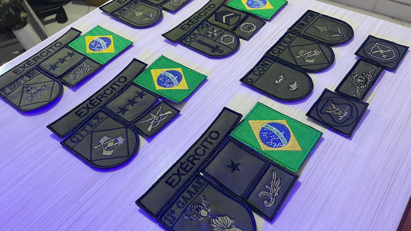 Kit baixa visibilidade 6 itens 2 sutache, bandeira, distintivo, arma e divisa
