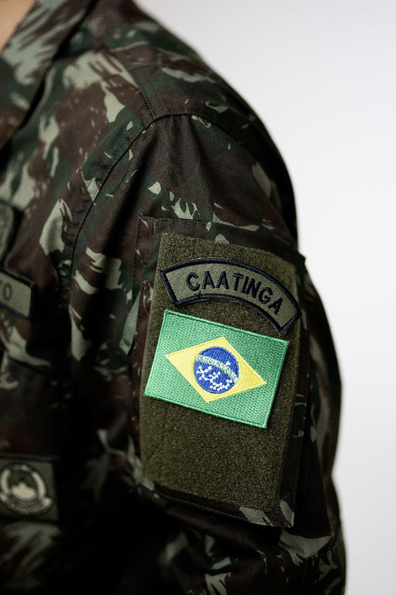 FARDA DO EXÉRCITO BRASILEIRO - MODELO NOVO IMPERMEÁVEL - (BRINDE) MOCHILA DE TRANSPORTE E CORDÃO TÁTICO